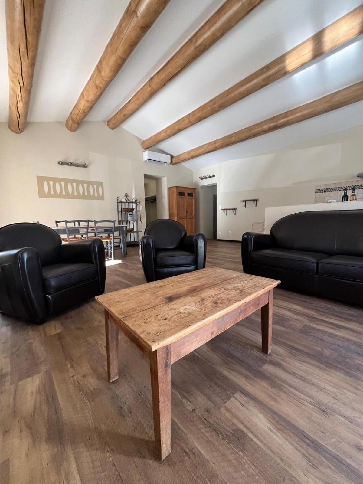Villas De La Ferme Du Gros Noyer Malaucène Εξωτερικό φωτογραφία